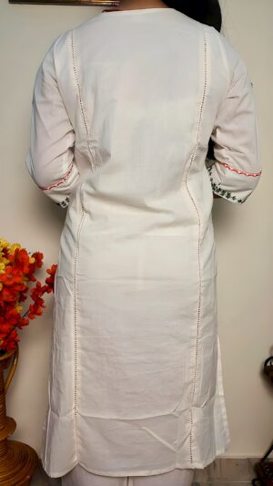 Embroidered kurta set - Image 5