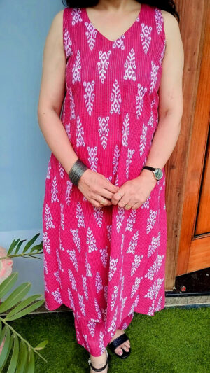 pink Ikat print cotton kurta set - Image 2